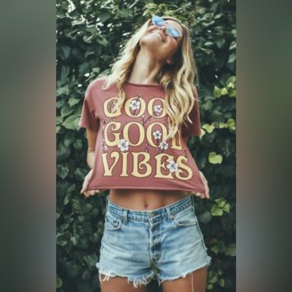 Maurice’s Good Vibes Only Tee Not Cropped